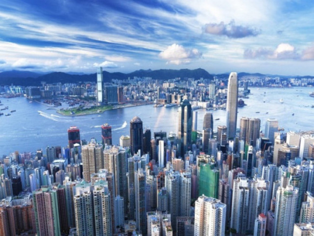 Великобритания и съюзниците ѝ размахаха пръст на Китай заради Хонконг