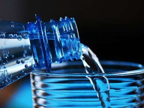 Пиете ли достатъчно вода? Ощипете се и проверете