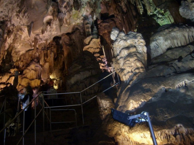 Посещенията в пещерата Леденика са намалели с повече от 40%