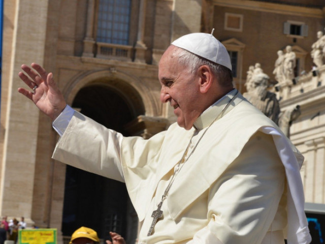 Папата одобрява съюза между хомосексуални двойки