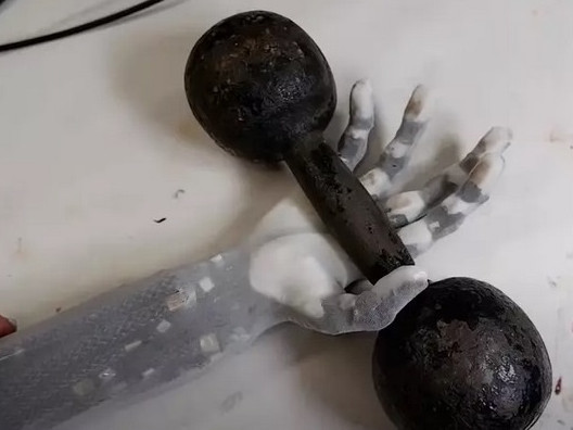 За първи път създадоха роботизирана ръка със сухожилия като на човек