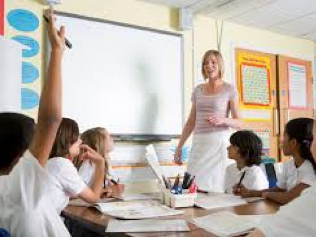 Повече дисциплини и часове за подготовката на бъдещи учители
