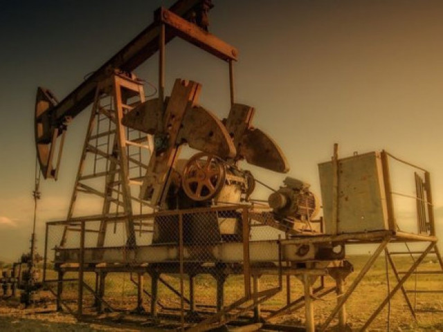 Енергетици прогнозираха намаление на разходите за петрол с 1 трилион долара