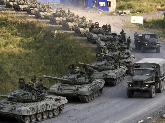 САЩ очакват настъпление на 175 000 руски военни в Украйна в началото на 2022 г.