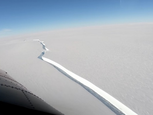Айсберг с размерите на Лондон се откъсна от ледник в Антарктика