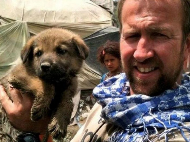 Британец отказа да напусне Афганистан без своите 200 животни