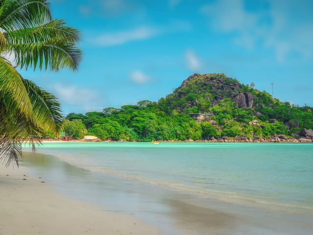 От утре Сейшелските острови посрещат туристи без ваксини и карантина