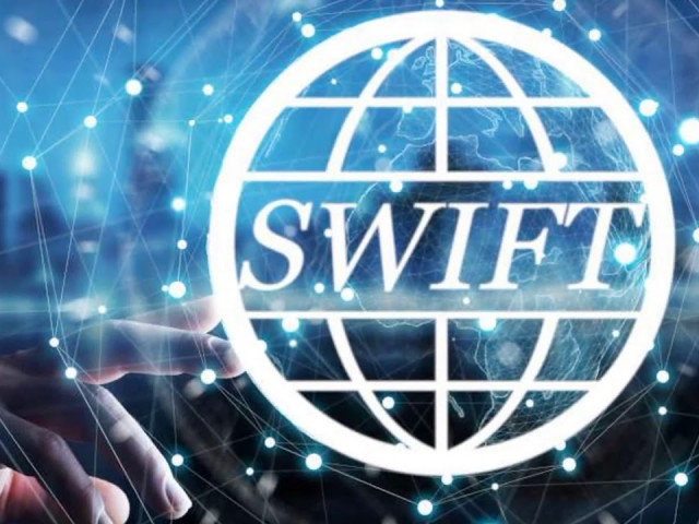 САЩ и ЕС сериозно обмислят да изключат Русия от SWIFT - Bloomberg