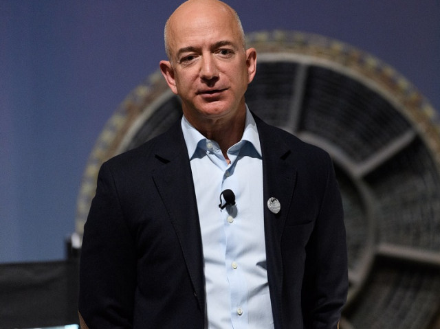 Джеф Безос се оттегля от директорския пост в Amazon