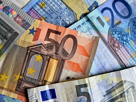 Левът остава само месец след приемане на еврото