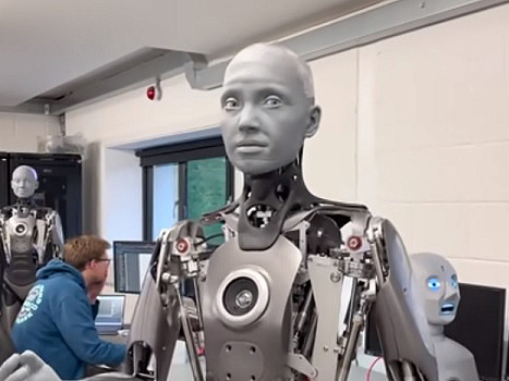 Уникален робот демонстрира мимики като на човек