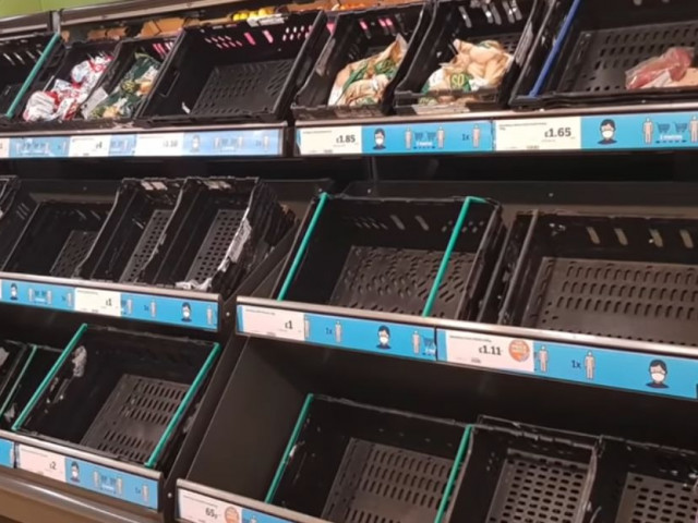 Великобритания: Много рафтове в магазините са празни