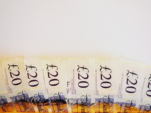 Bank of England прогнозира отказ от парите в брой