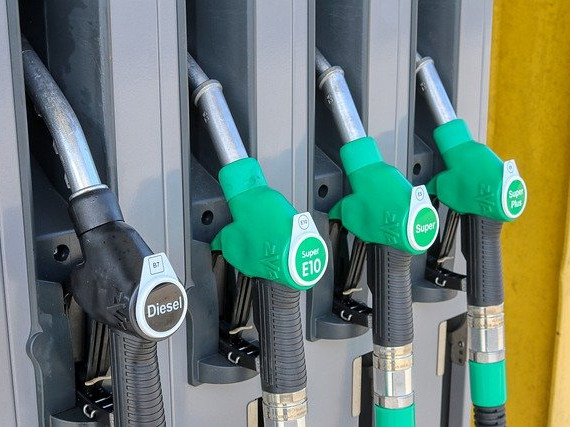 Унгария замрази цената на дребно на бензина