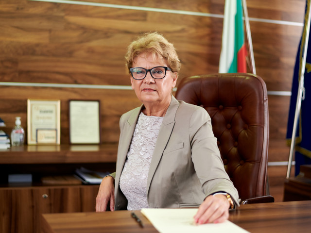 Министър Комитова изиска проверка за участъка от АМ "Струма" в района на катастрофата