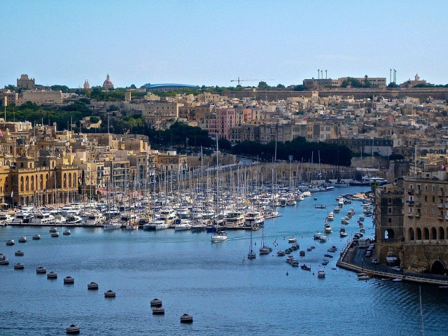Малта ще плаща на чуждестранните туристи по 200 евро