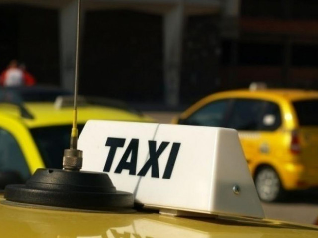 Министър Желязков подписа Наредбата за таксиметров превоз на пътници