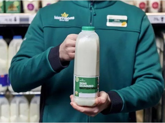 Във Великобритания ще миришат млякото, за да спасят планетата