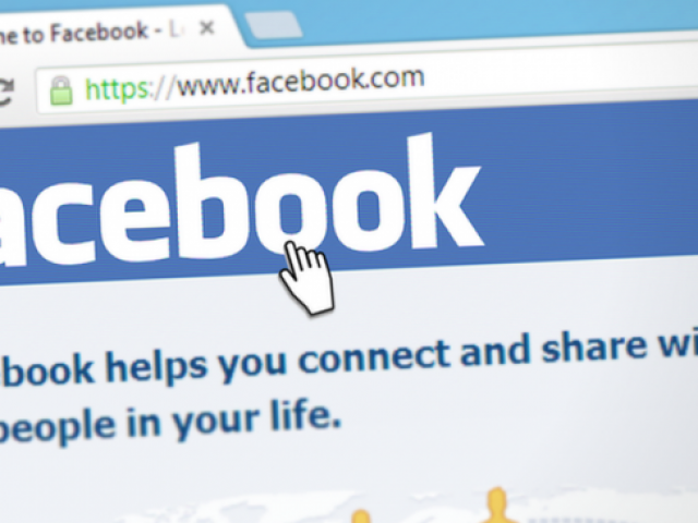 Facebook обещава да помогне на малкия бизнес