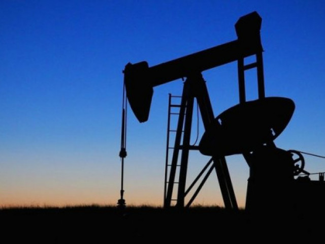 Цената на петрол Brent рискува да падне до 39 долара