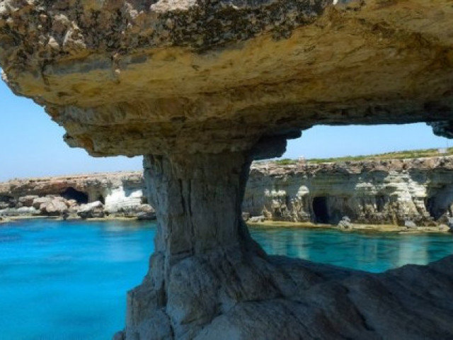Кипърските власти ще възстановяват разходите за почивка на туристите с коронавирус
