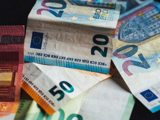 Еврото достигна 4-месечен връх, докато лидерите на ЕС обсъждат фонда за възстановяване