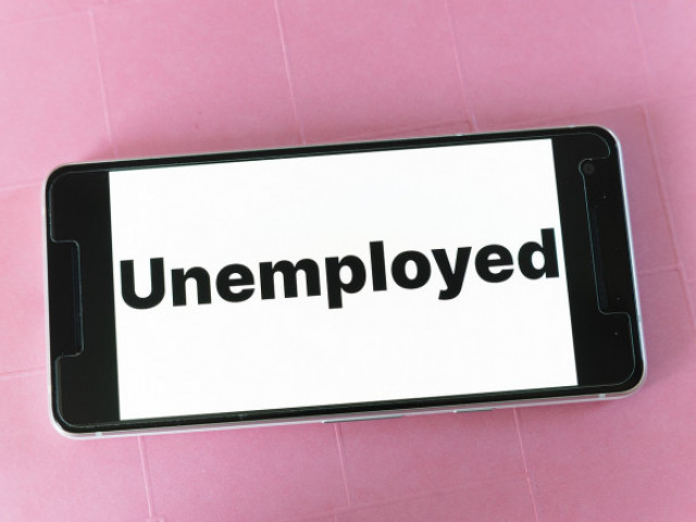 Безработицата спада, според OИСР