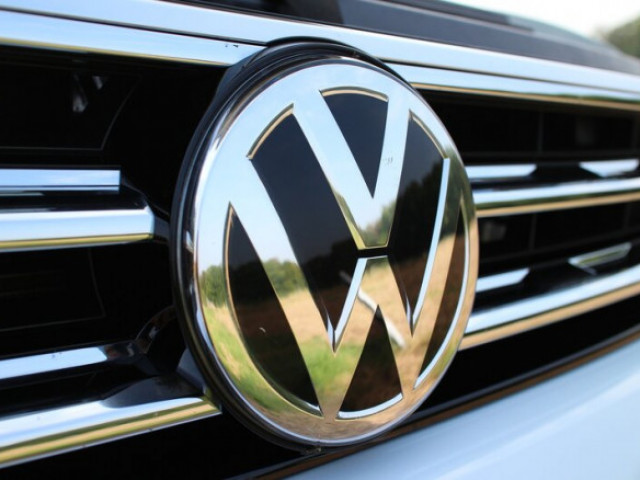 Продажбите на групата VW отново спаднаха рязко през август