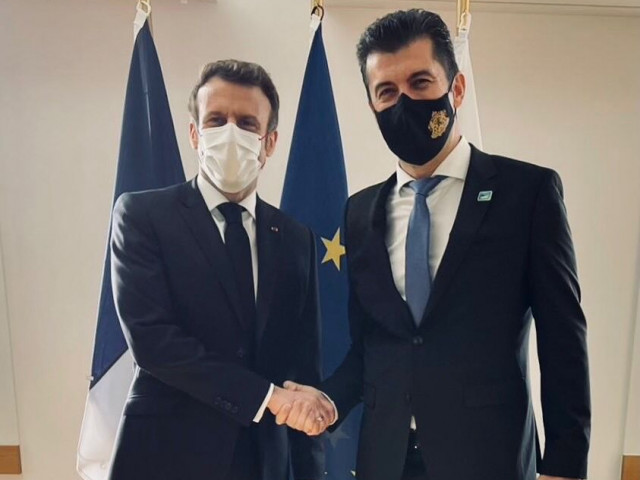 Министър-председателят Кирил Петков разговаря с президента на Франция Еманюел Макрон