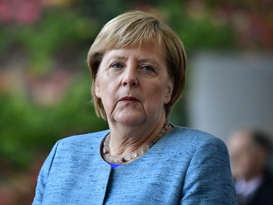 Меркел: Ключът към кризата е в предоставянето на помощи за милиарди евро