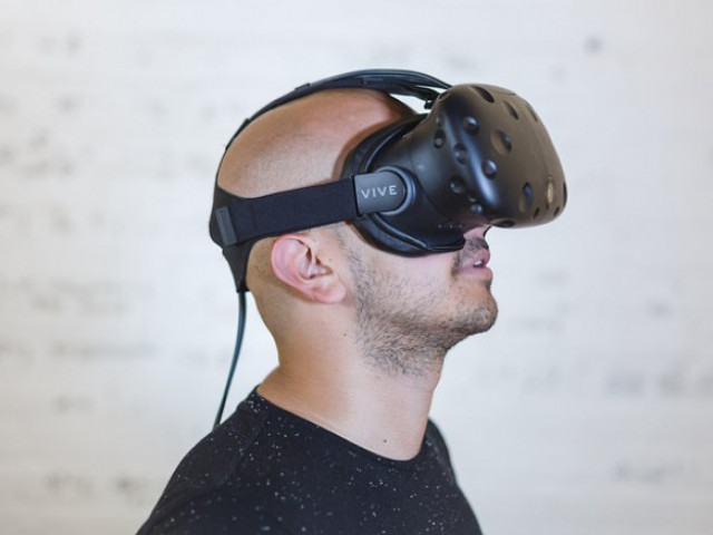 Ново изобретение на Microsoft позволява да се усетят обектите във виртуалната реалност