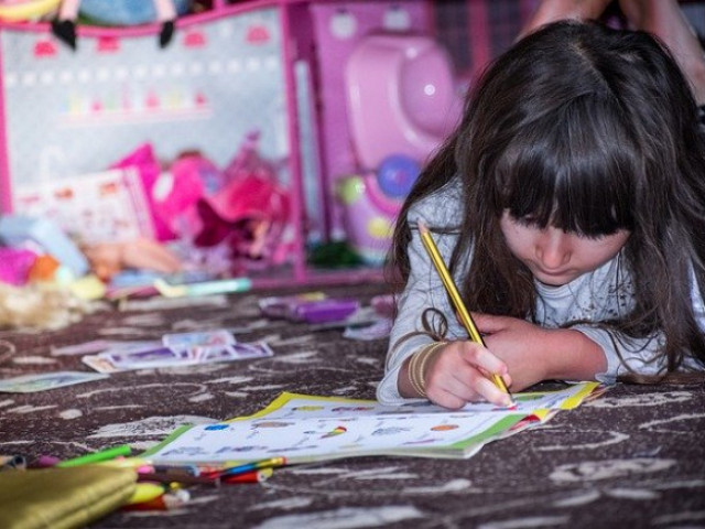 Във Франция децата ще могат да се обучават вкъщи и след 11 май