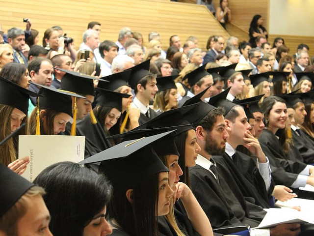 Университетите да издават съвместни дипломи, предлага правителството