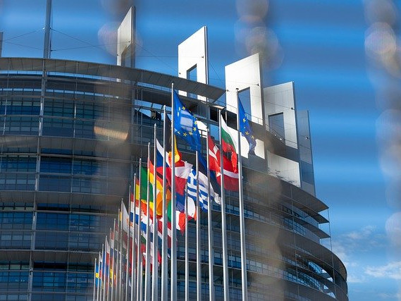 „Зелените паспорти“ бяха  официално одобрени в Европейския съюз