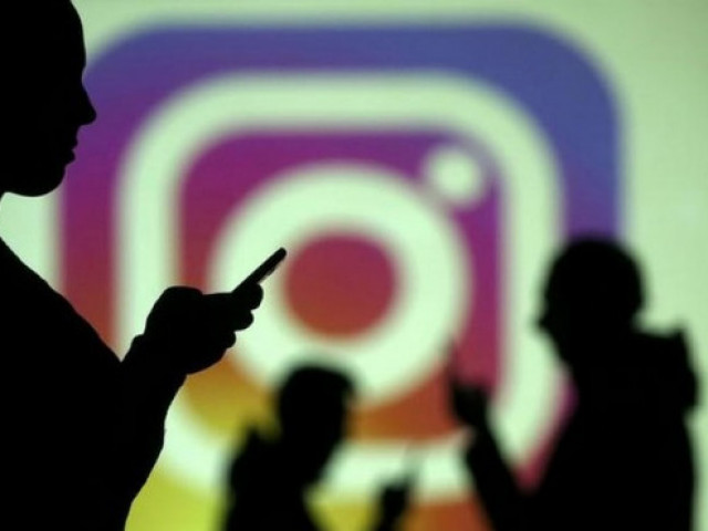 Facebook е обвинен в гледане на потребители на Instagram чрез камери