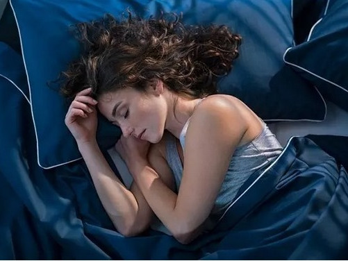 Разкрит е секретът как да заспим за две минути
