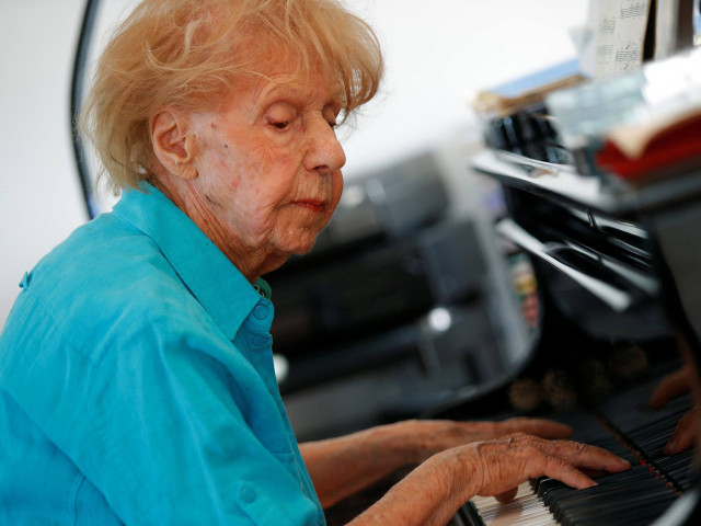 „Храна за душата ми“: 106-годишна френска пианистка издава нов албум