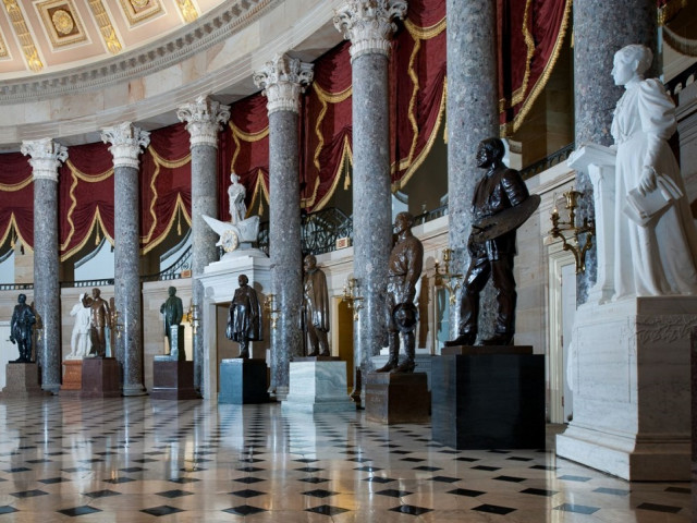 Премахват от Капитолия статуи на личности, свързани с Конфедерацията