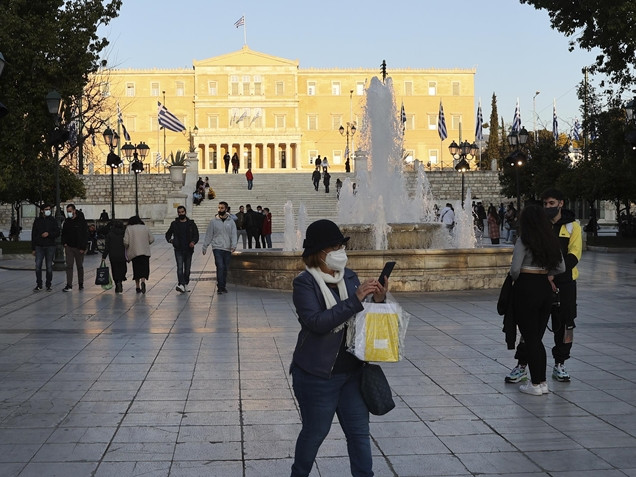 В Гърция ще глобяват неваксинираните, които са над 60 години