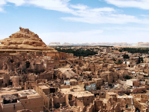 Египет: Възстановената цитадела в оазиса Сиуа посреща туристи