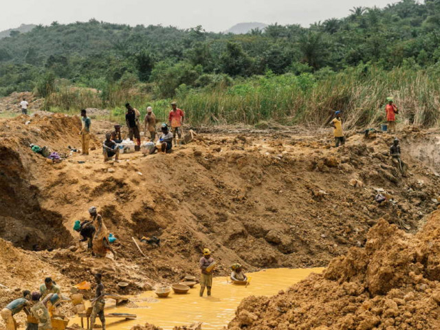 Добивът на злато - доходна и рискова индустрия в Африка