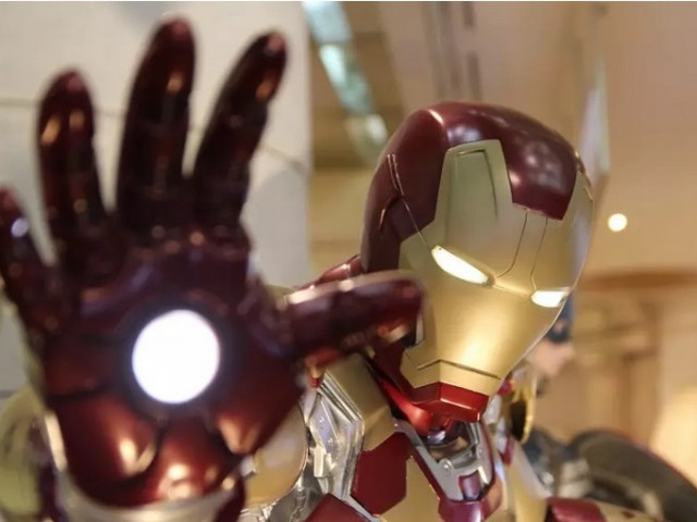 Видео технологии: Том Круз в ролята на Железния човек вместо Дауни младши